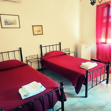 Bed and Breakfast Casa Gato Gordo Ассемини Экстерьер фото
