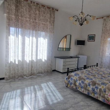 Bed and Breakfast Casa Gato Gordo Ассемини Экстерьер фото