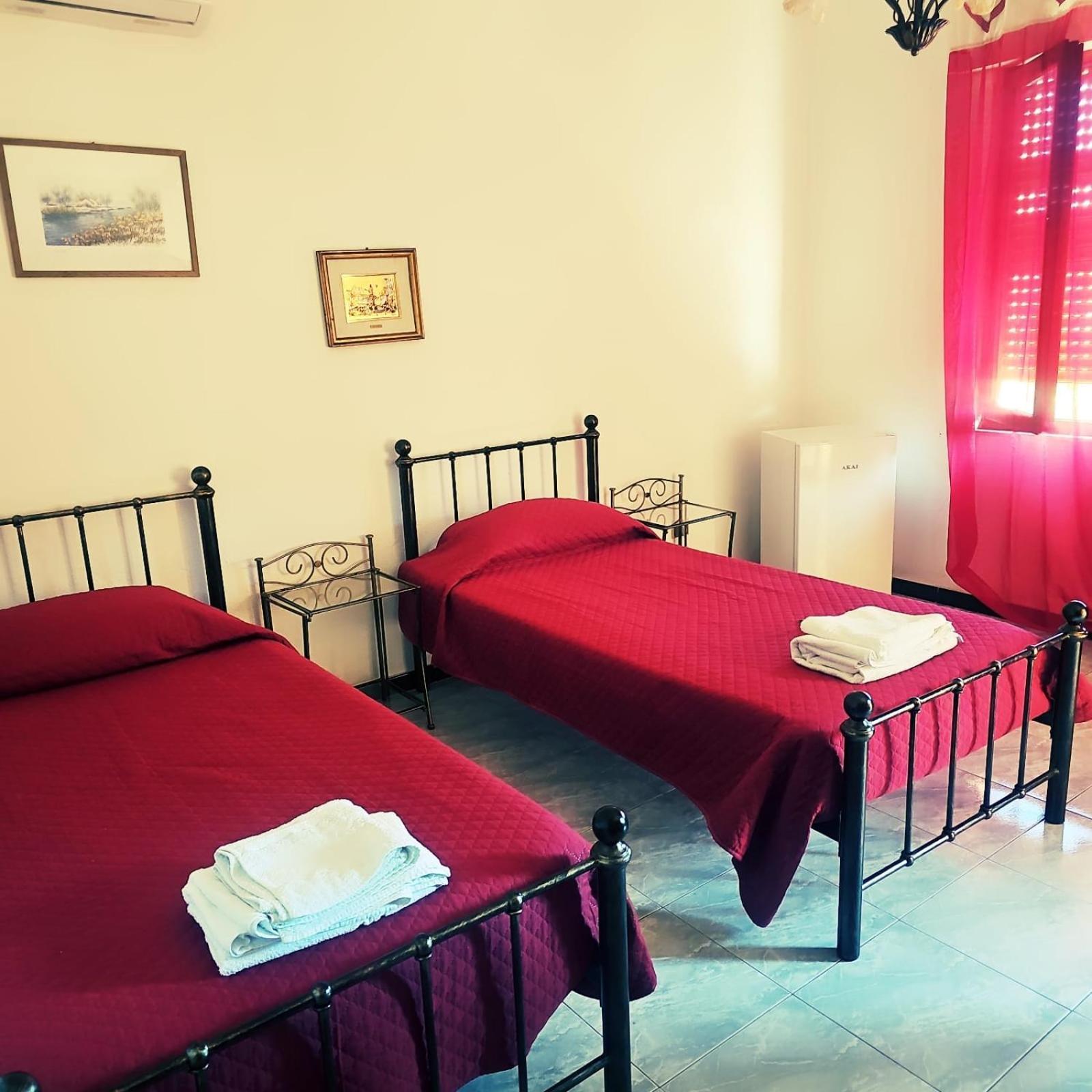 Bed and Breakfast Casa Gato Gordo Ассемини Экстерьер фото